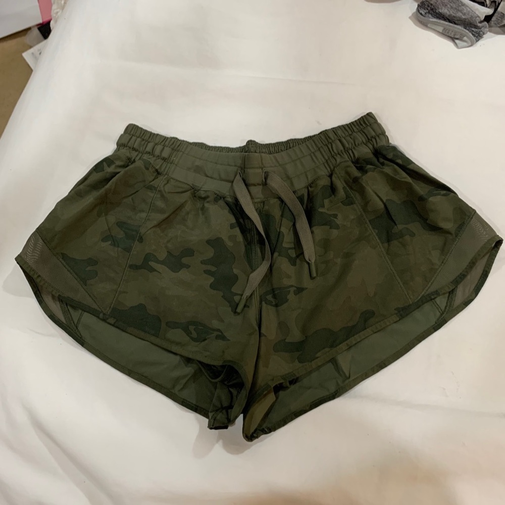 Lululemon Hotty Hot Short 2.5” Low Rise